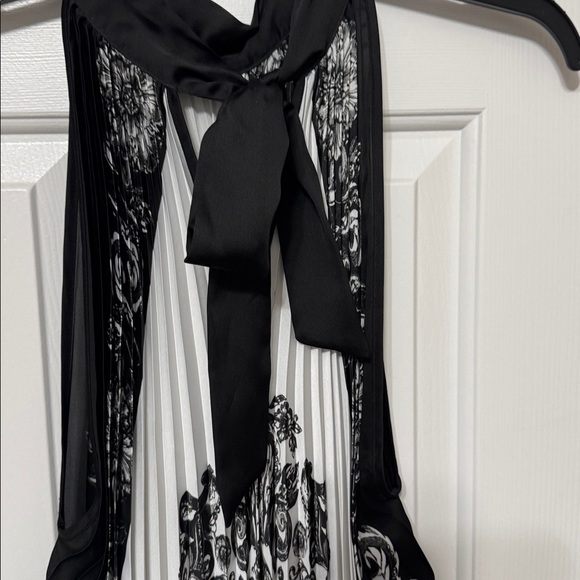 Alfani Black and White Halter Scarf Vest - Stylish Women’s Accessory - Picture 3 of 4